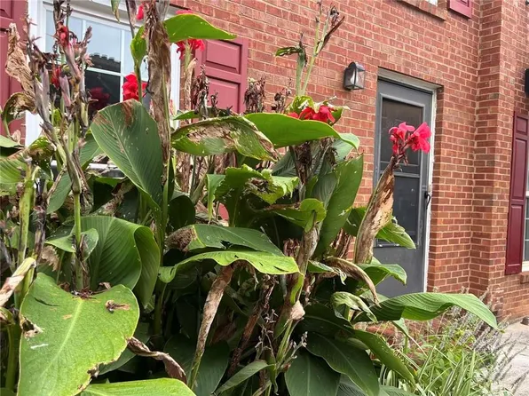 1166 Booth Rd #908, Marietta, GA 30008