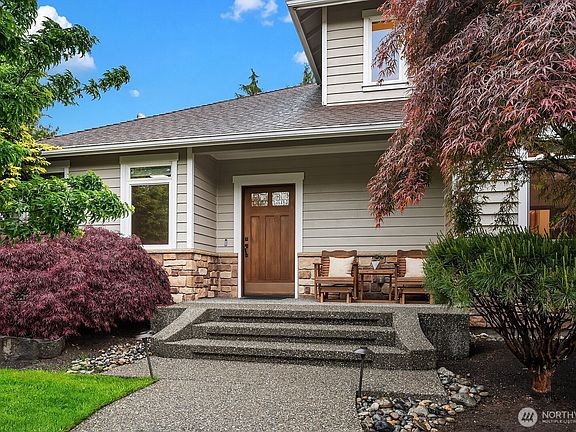 3rd image of 3931 115th Avenue SE