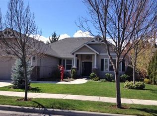 345 Willow Springs Dr, Talent, OR 97540