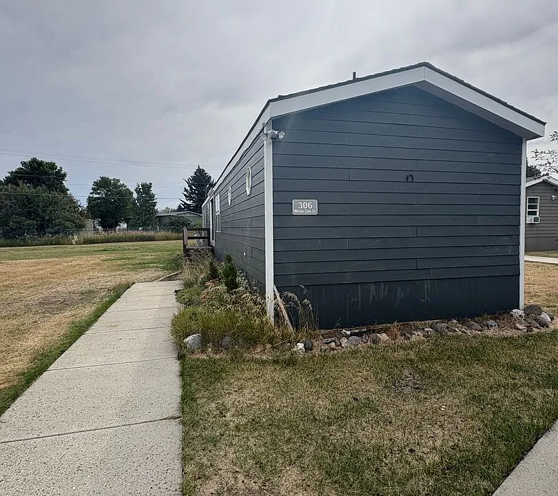 306 White Oak Dr
