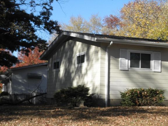 2nd image of 915 Forestwood Dr