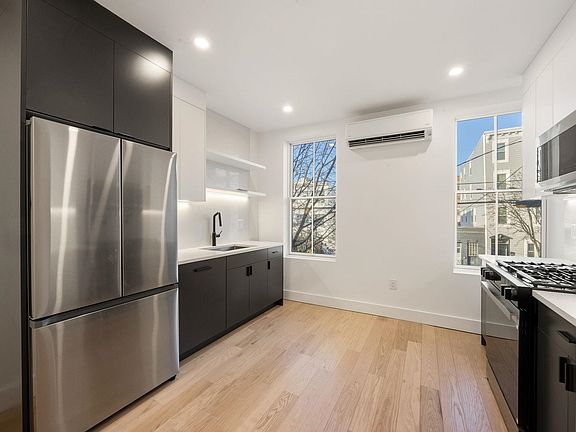 5th image of 347 Pavonia Ave APT 3