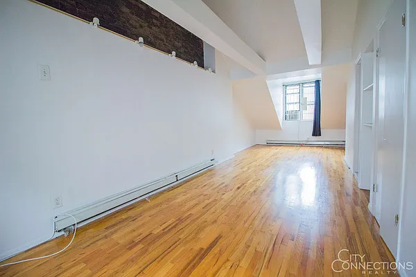 Rented by City Connections Realty | media 43