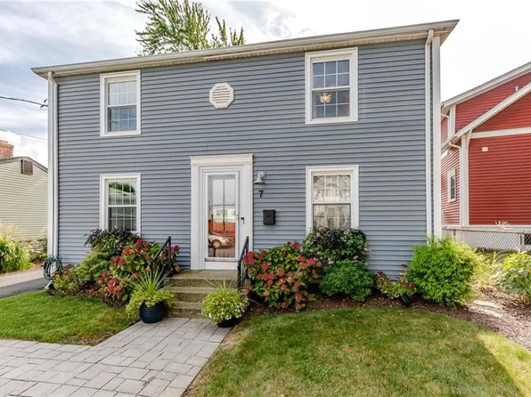 7 Bassett St, Pawtucket, RI 02861