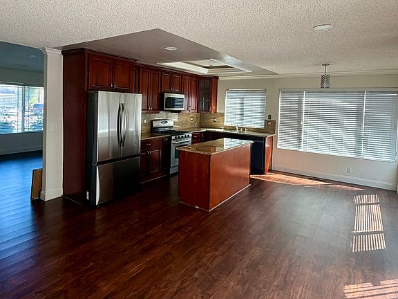 3rd image of 77 Limewell Ct