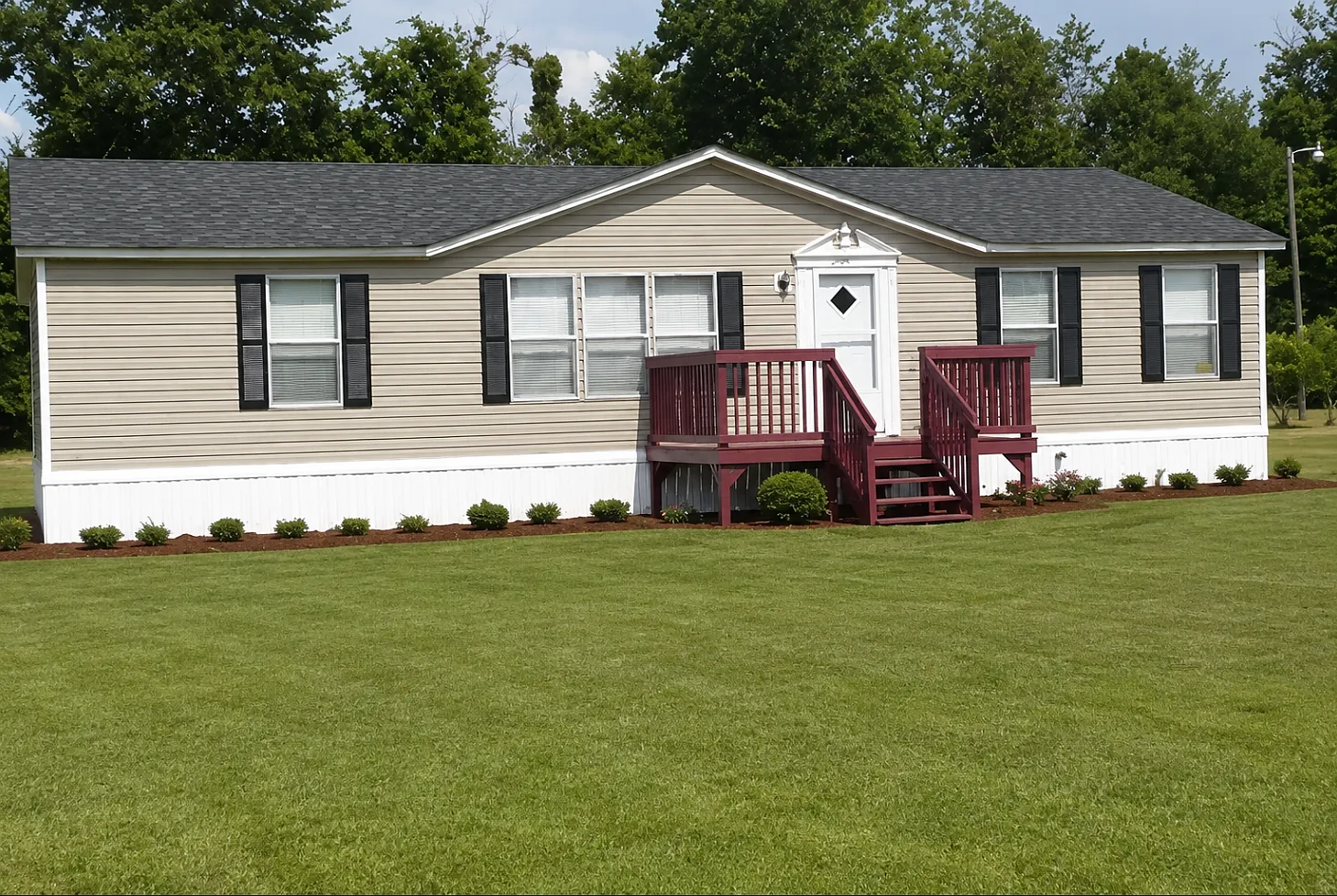 3 bed, $950 — Photo 1