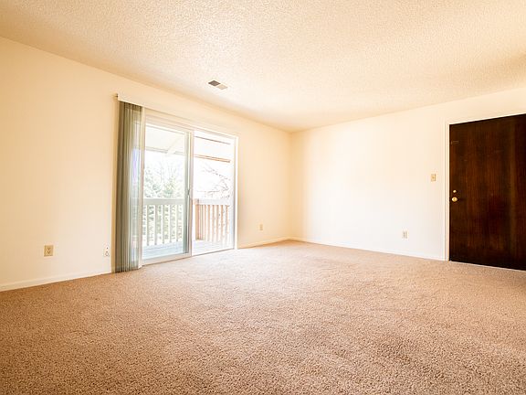 4th image of 2747 Glenwood Ct #15aaebfd6