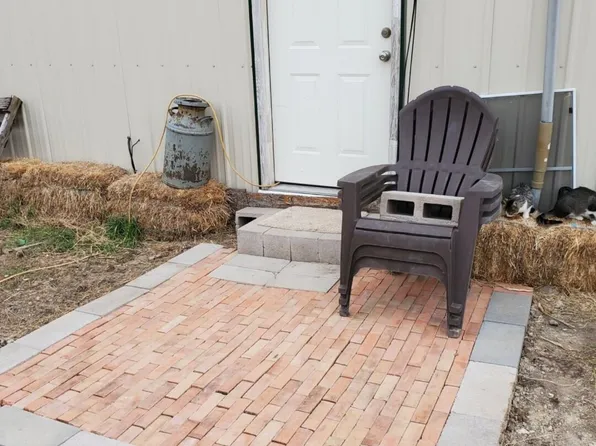 10 N Frontier Trl, Lusk, WY 82225