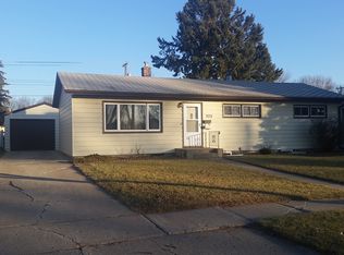 322 15th Ave NE, Jamestown, ND 58401