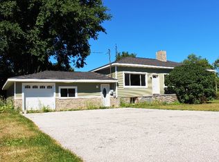 921 W Center Rd, Essexville, MI