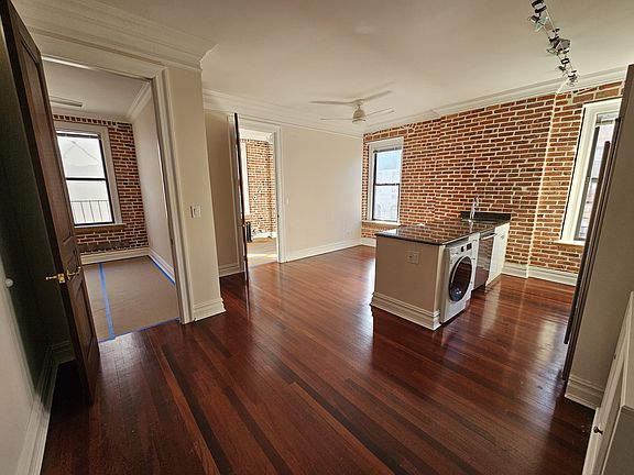3rd image of 73 W 82nd St #Penthouse 3