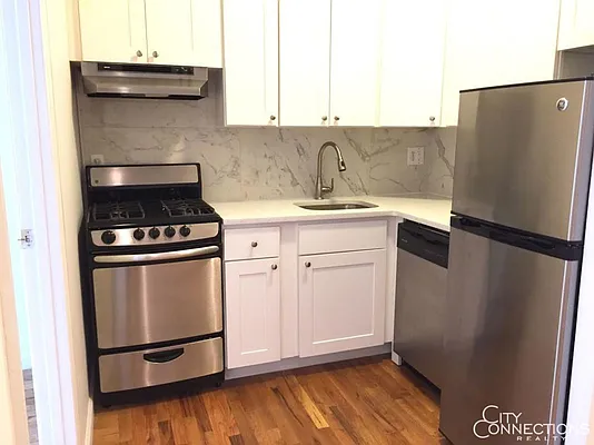 Rented by City Connections Realty | media 8