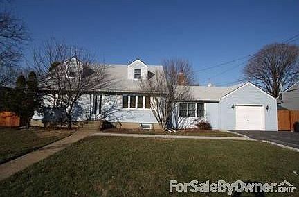 1st image of 14 Birchwood Ln