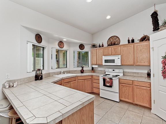 5th image of 3700 Hollister Dr