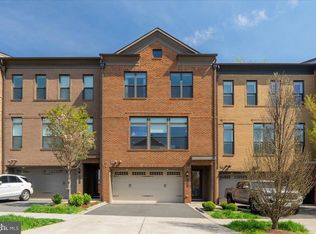 4537 Plateau Dr, Fairfax, VA 22030