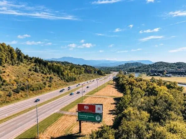Winfield Dunn Pkwy, Sevierville, TN 37876