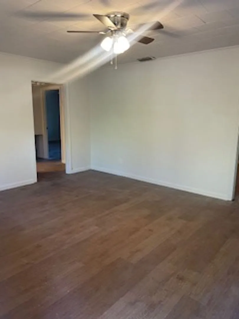 2053 Bellevue Way — Photo 3