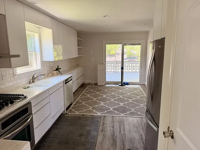 700 McCarthy St — Photo 5