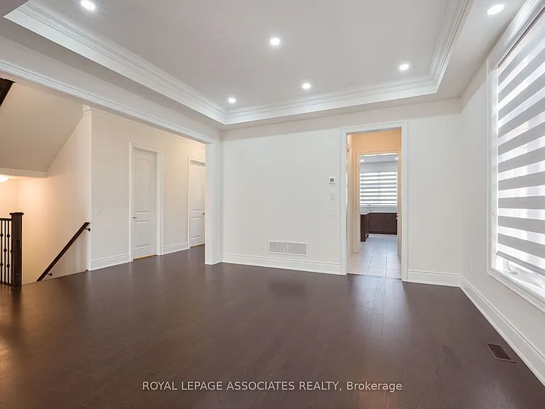 55 Raspberry Ridge Ave — Photo 10