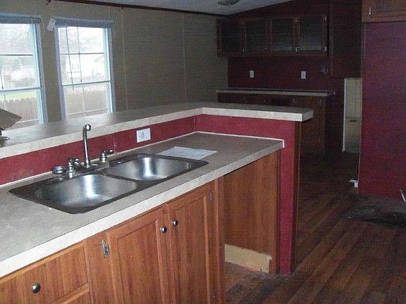 2nd image of 322 W New Albany Ave