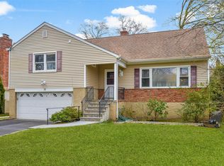 16 Bradley Rd, Scarsdale, NY 10583