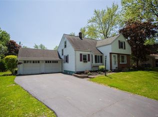 522 Meadowbrook Dr, Lewiston, NY 14092