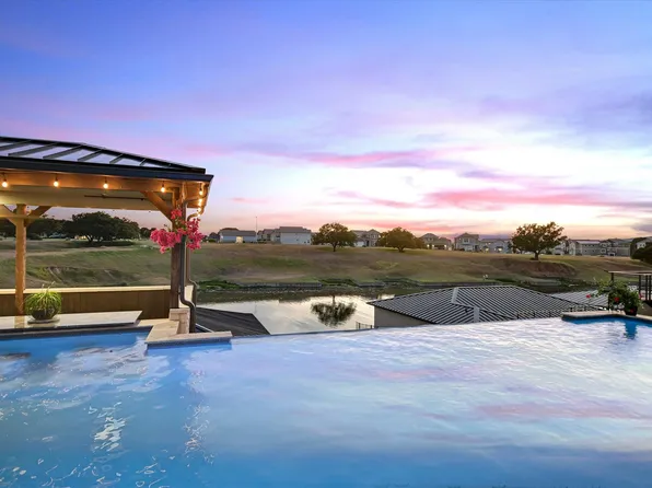 112 Clearwater Dr, Kingsland, TX 78639