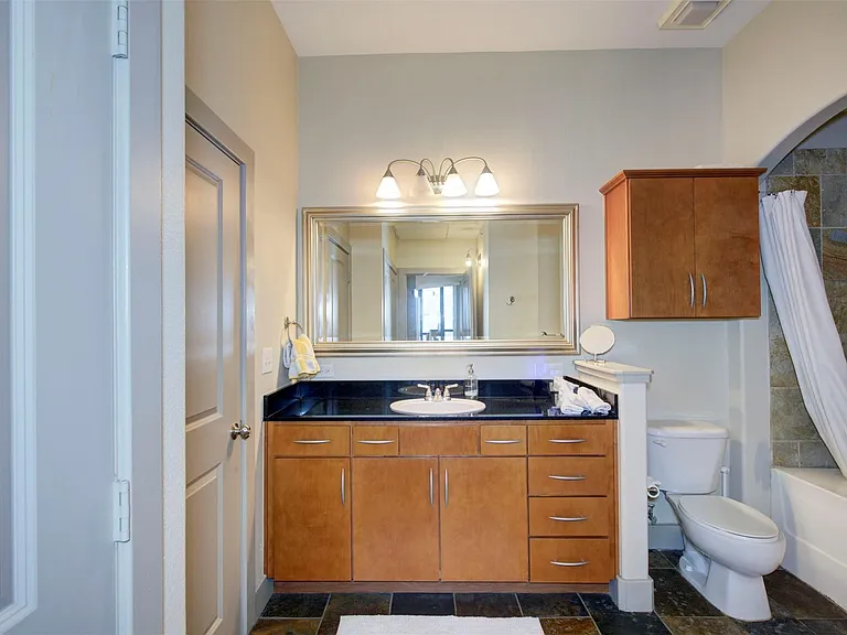 1901 Post Oak Blvd #3304 — Photo 15