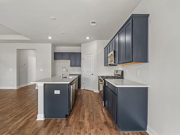 5th image of 2495 Campton Loop