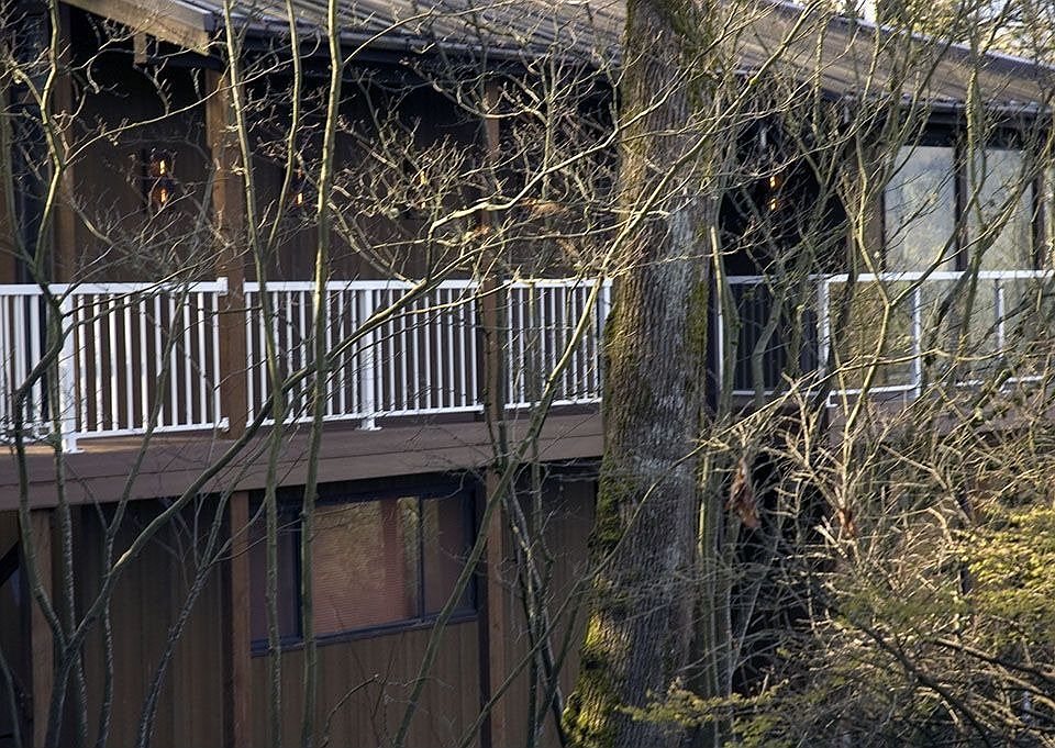 Front of House (March 2007) - New Trex Deck