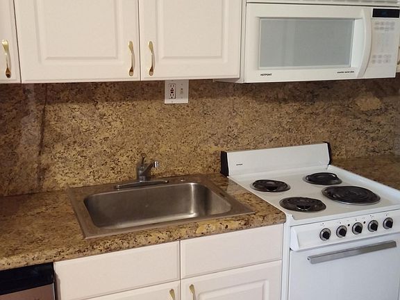 3rd image of 420 Ash St APT 7