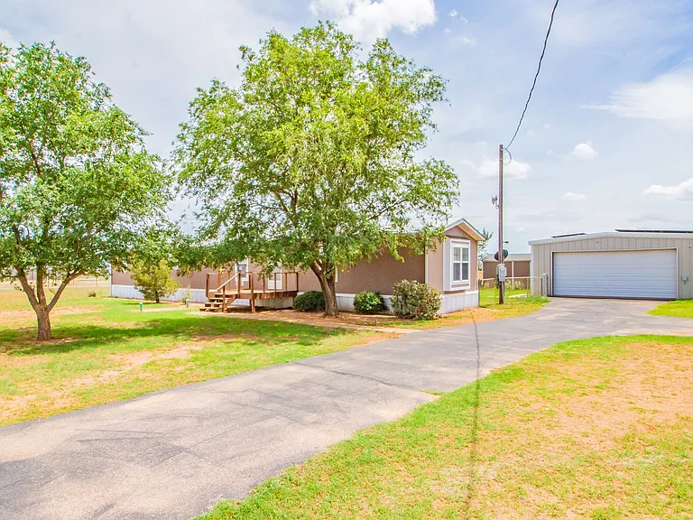 2311 FM 1294 — Photo 3