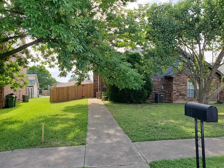 2821 Shady Grove Dr — Photo 1