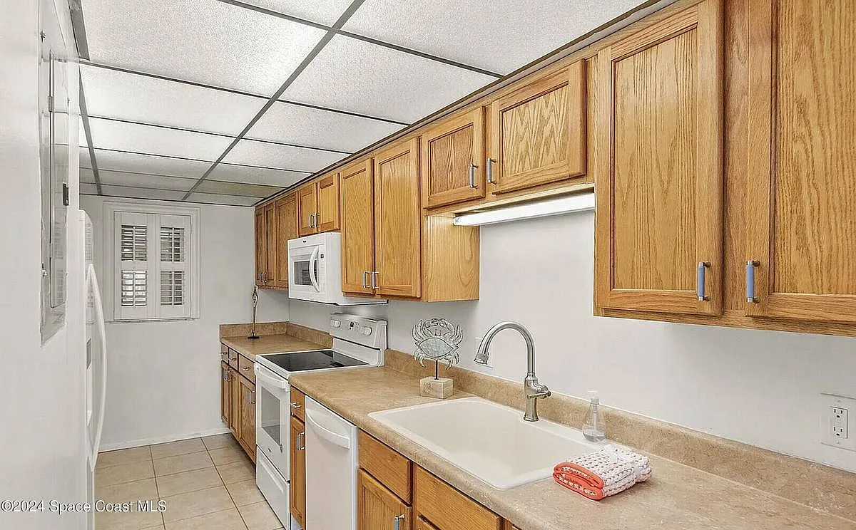2 bed, 1055 sqft, $1,200 — Photo 3