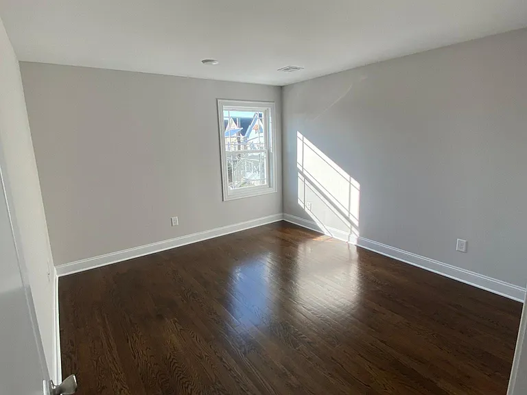341 Washington Ave #2 — Photo 18