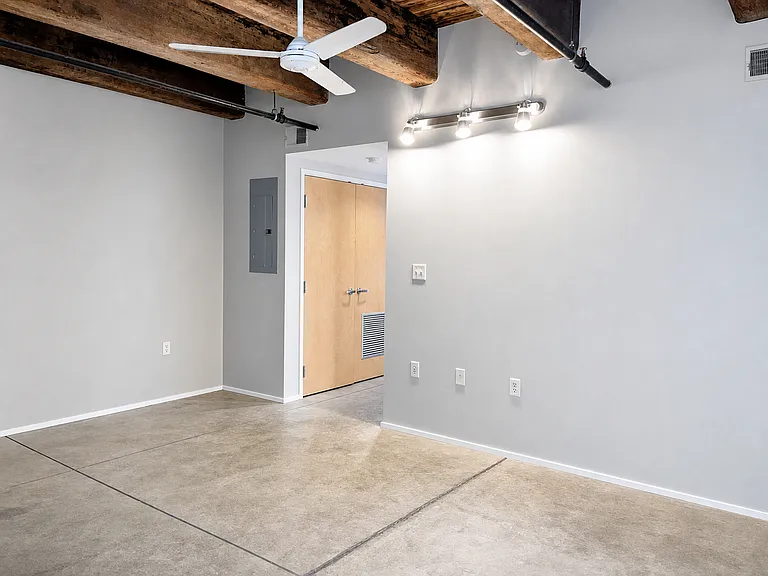 2501 Liberty Ave — Photo 6