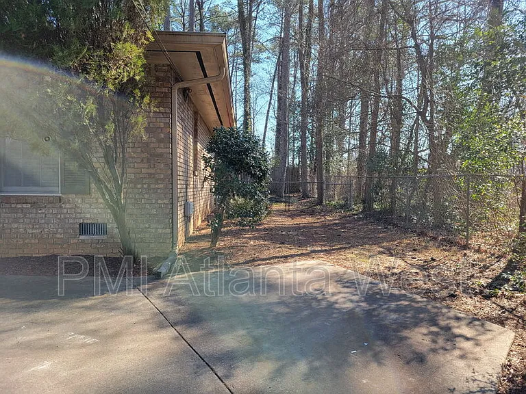 4757 Fellswood Dr — Photo 15