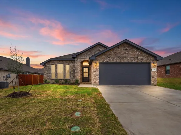 1418 Quail Creek Dr, Cleburne, TX 76033