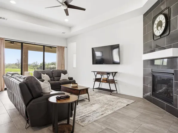 192 Raptor Beak Way, Cedar Creek, TX 78612