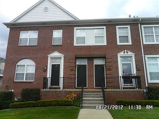 1st image of 14490 Vauxhall Dr