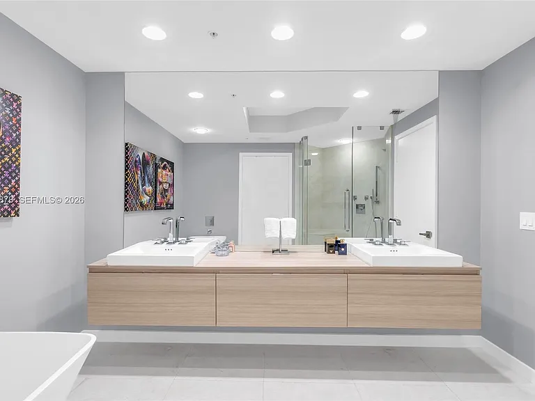 17111 Biscayne Blvd #602 — Photo 7