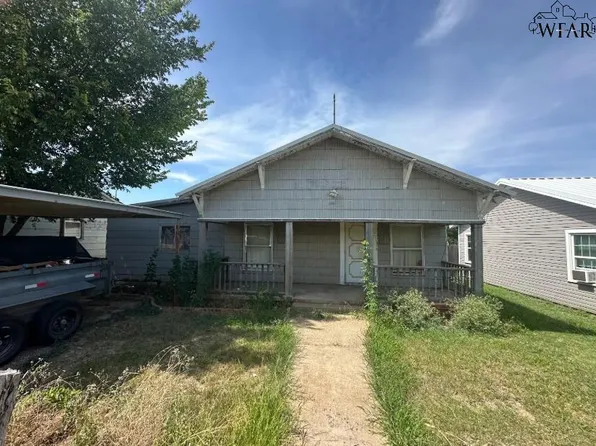 402 W Wabash Ave, Electra, TX 76360