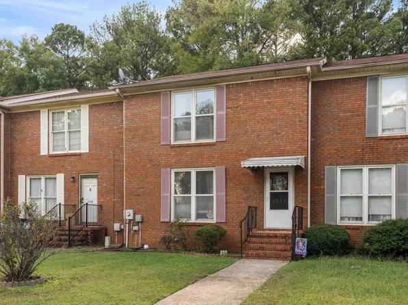 1986 Townhouse Ln, Bessemer, AL 35023