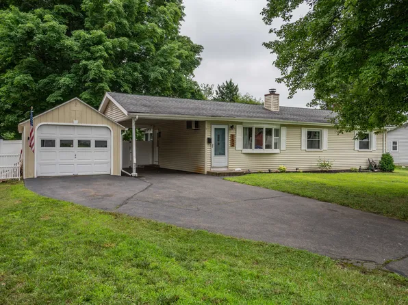 152 Green Manor Road, Enfield, CT 06082