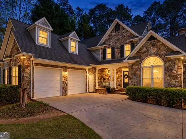 22 Shoreline Dr, Newnan, GA 30263