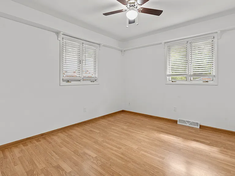9502 Fran Lin Pkwy — Photo 12