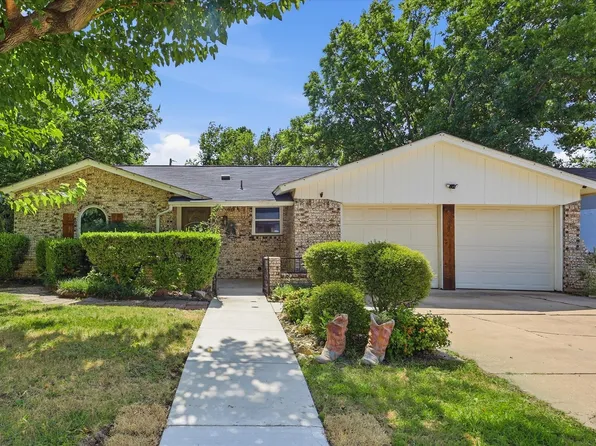 6609 Emily Dr, Watauga, TX 76148