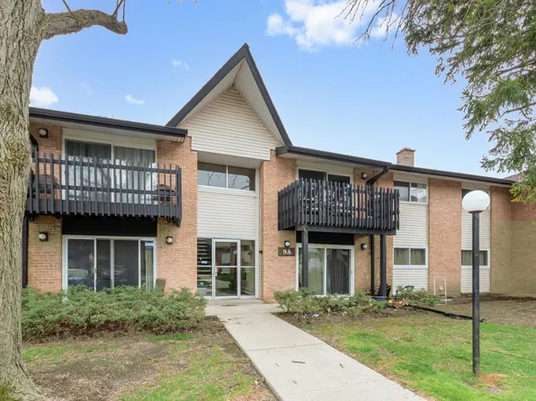 9A Kingery Quarter Dr #202, Willowbrook, IL 60527