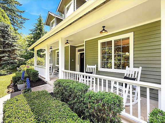 4th image of 33606 NE Lake Joy Road