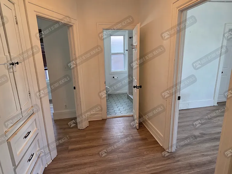 7455 Churchill St — Photo 17
